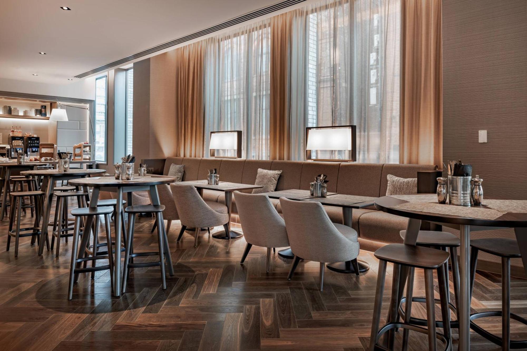 Ac Hotel By Marriott Manchester City Centre Zewnętrze zdjęcie
